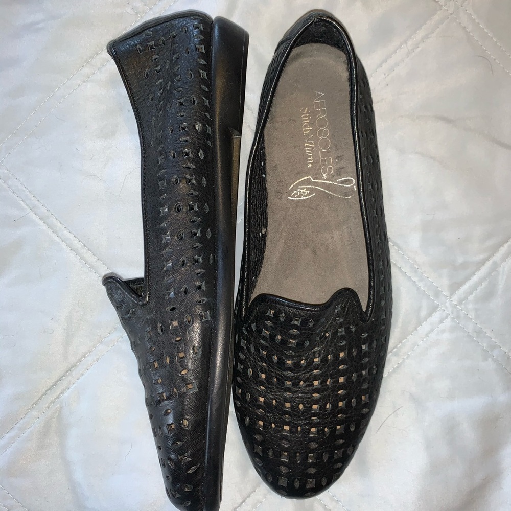 Aerosoles Black Flats or Loafers Size 8